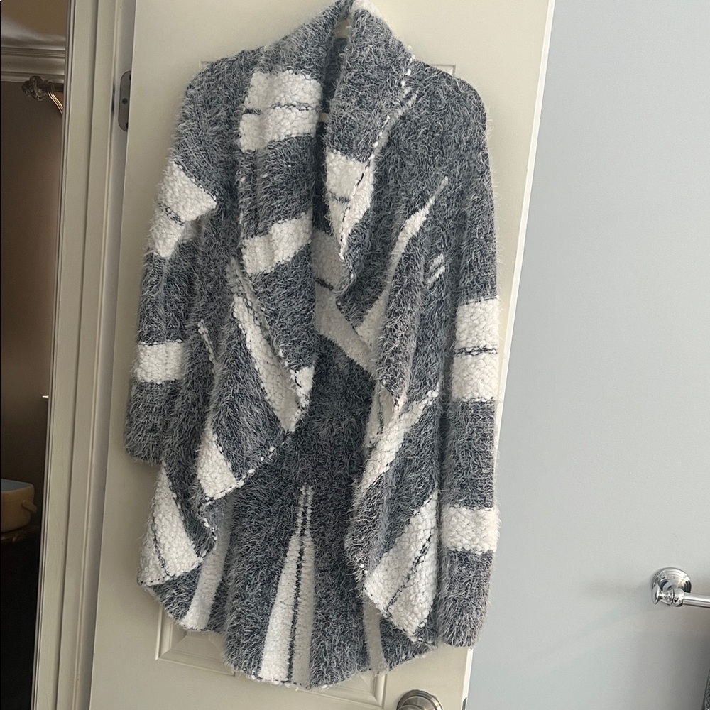 Love Scarlet Cardigan